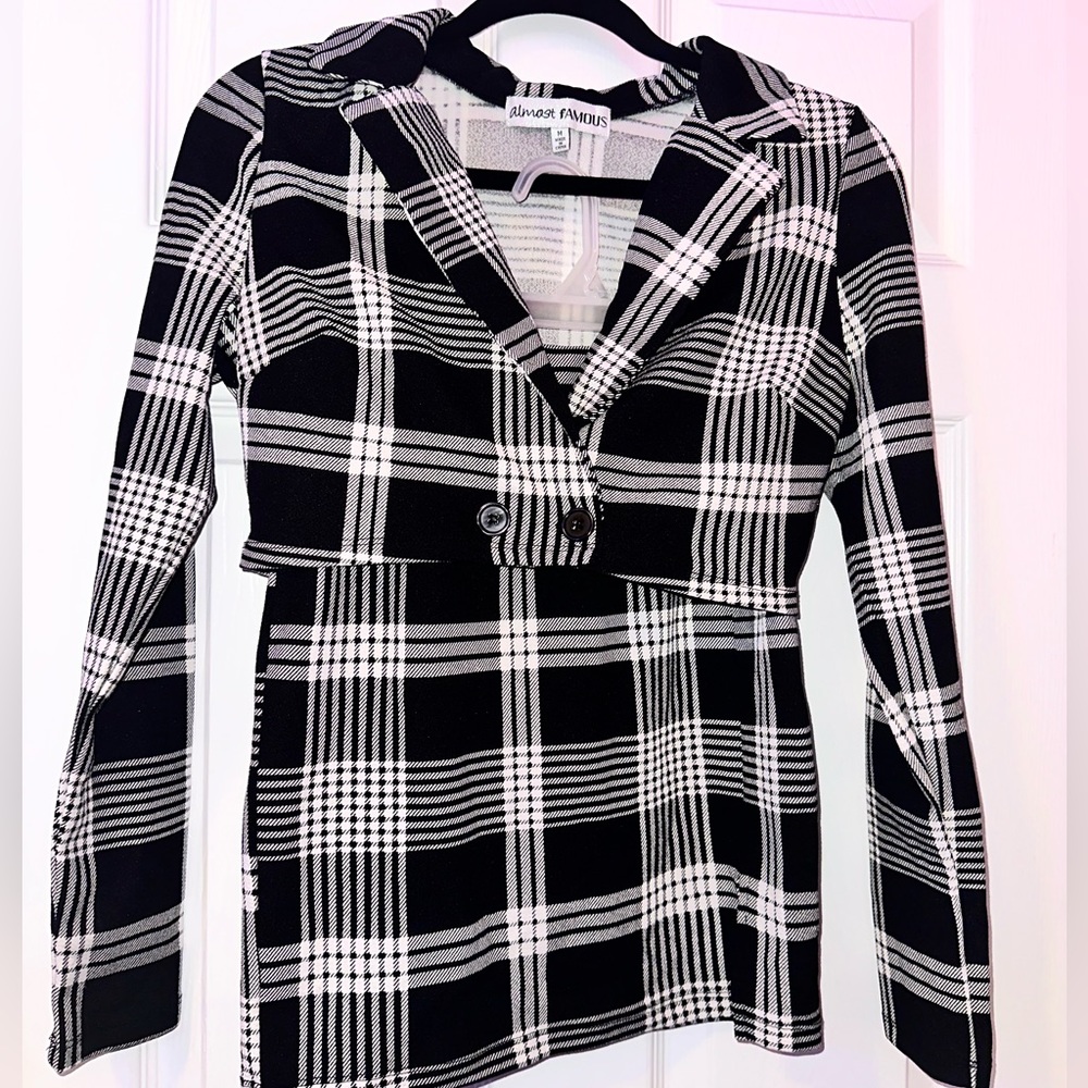 Cute plaid outfit🖤